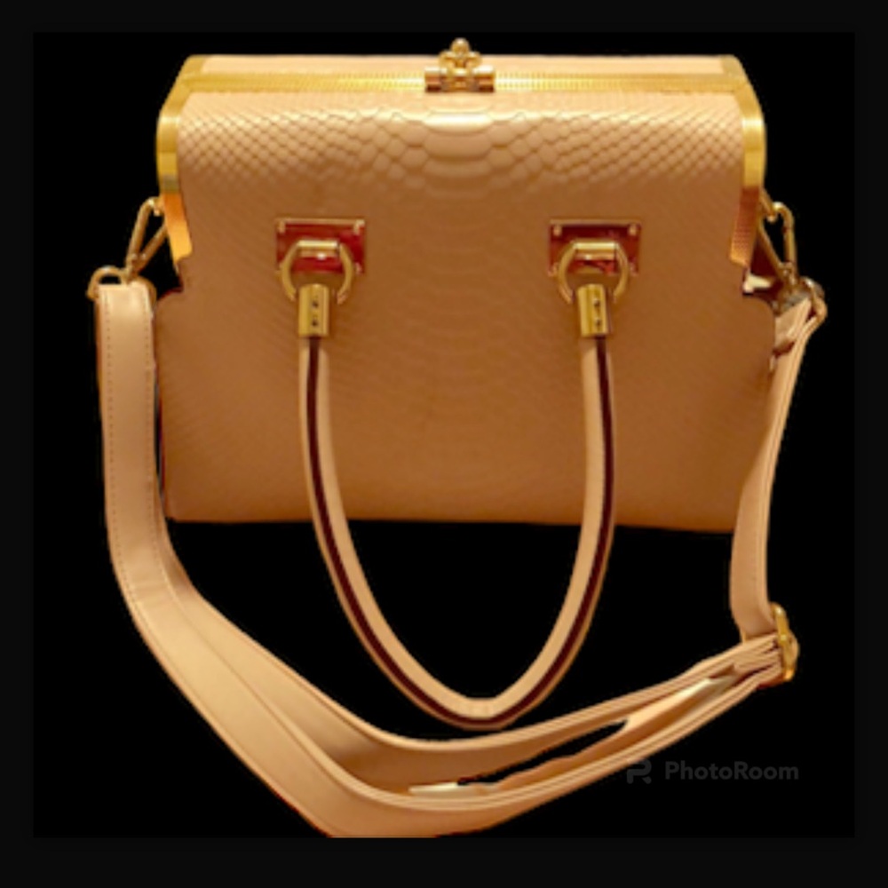Beautiful Purse 👜 - Picture 10 of 15